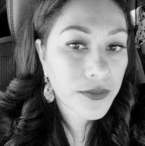 Meet your Posher, Elisa